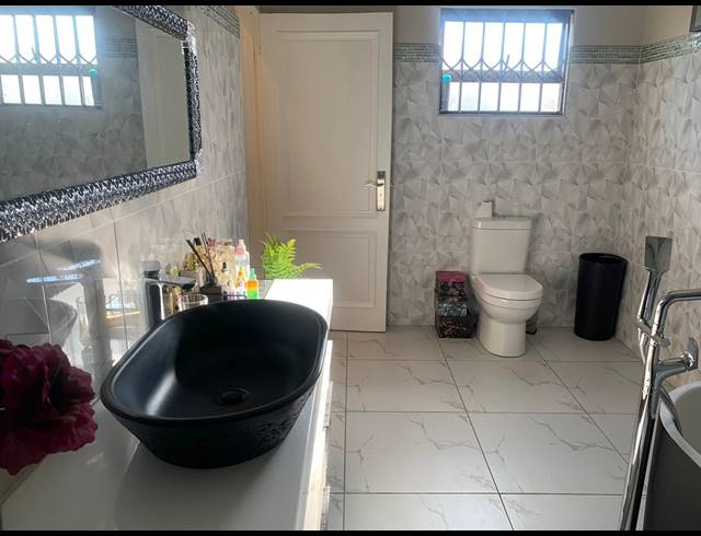 5 BEDROOM HOUSE FOR SALE IN KAYDALE